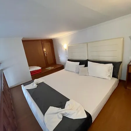 维查海滩公寓酒店 林都斯