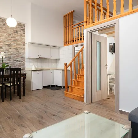 Vlycha Apartamento *